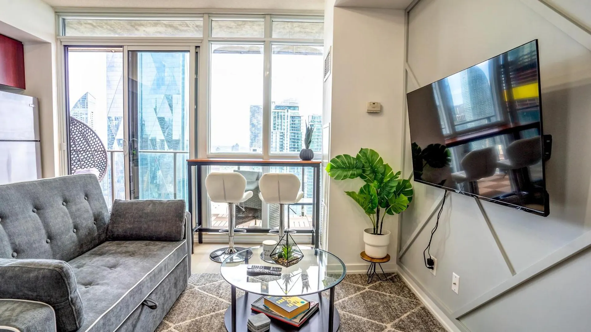 Luxury Condo Living Downtown Toronto