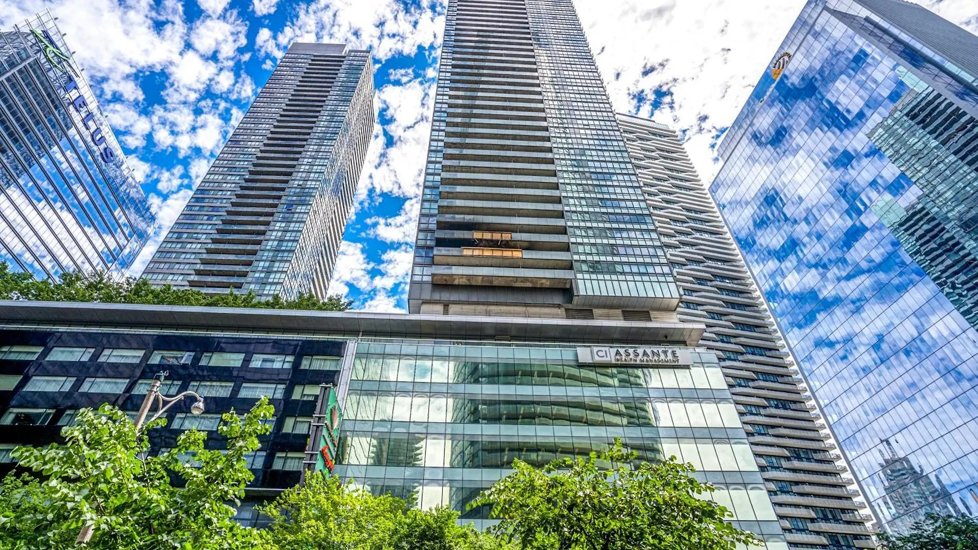 Luxury Condo Living Downtown Toronto