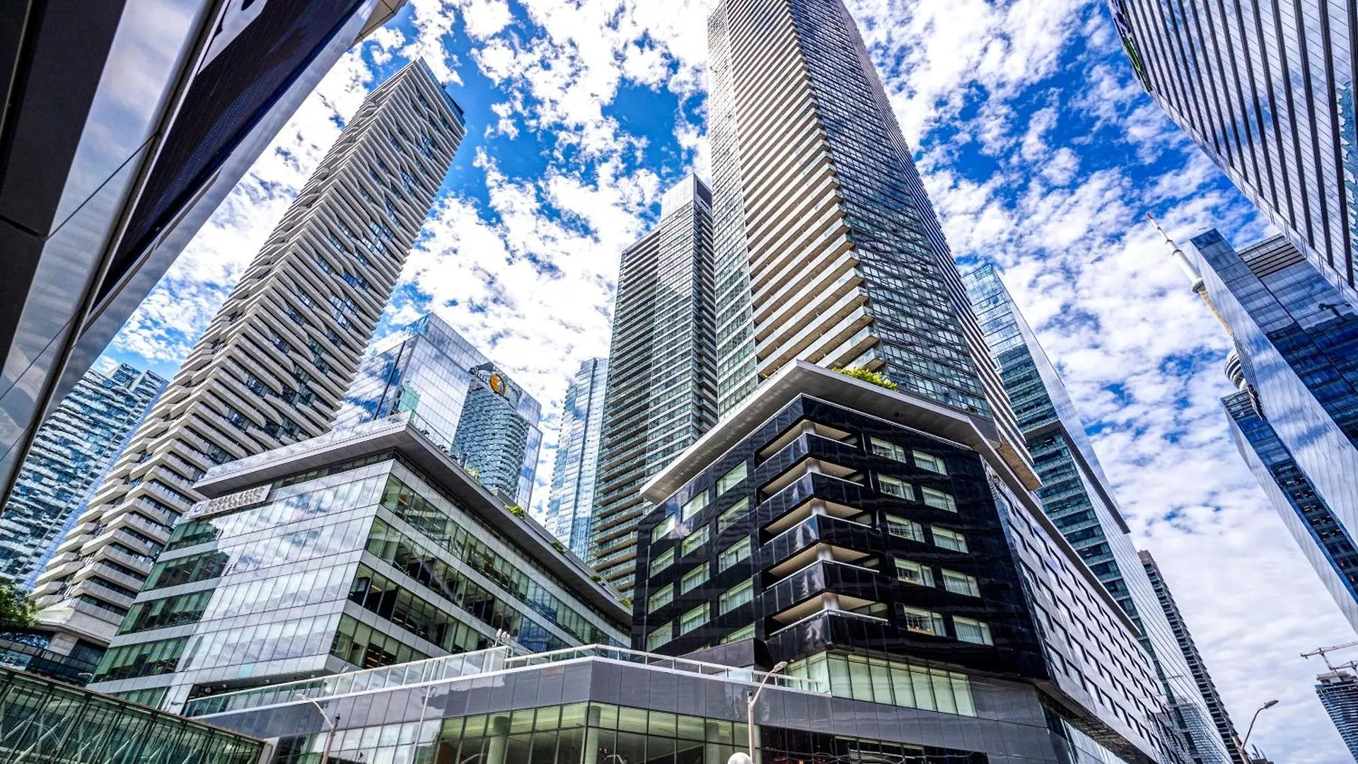 Apartment Luxury Condo Living Downtown Toronto
