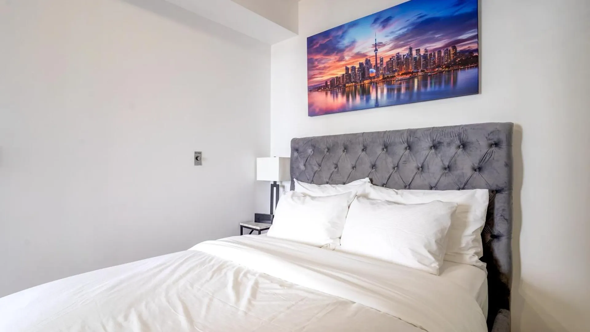 Apartment Luxury Condo Living Downtown Toronto