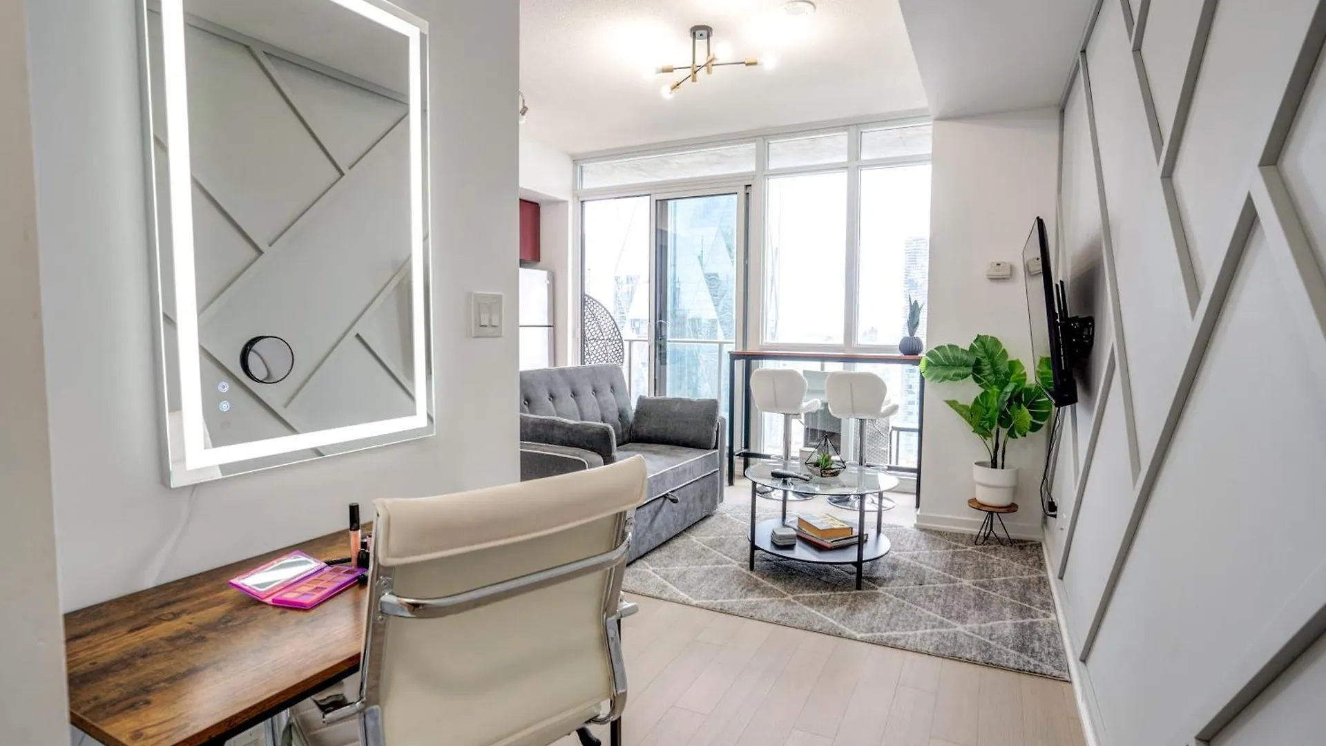 Luxury Condo Living Downtown Toronto 0*,
