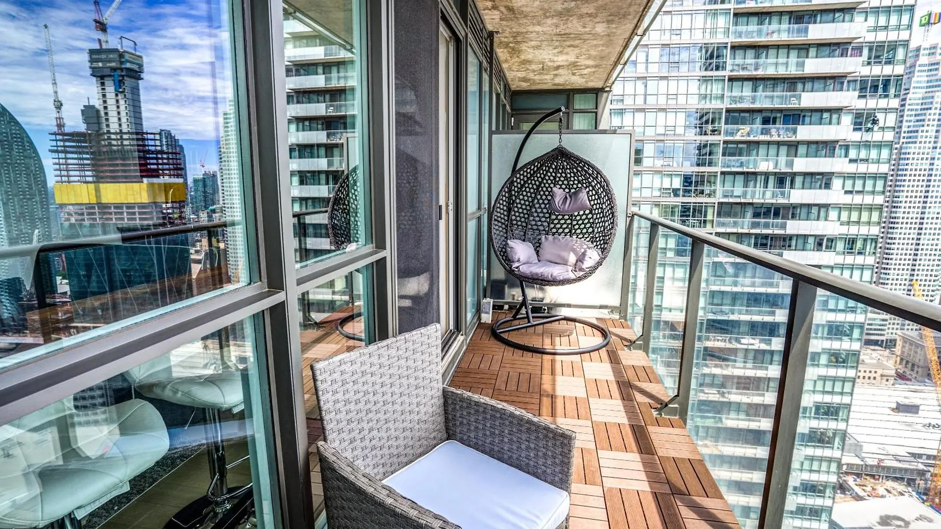 Apartment Luxury Condo Living Downtown Toronto Canada