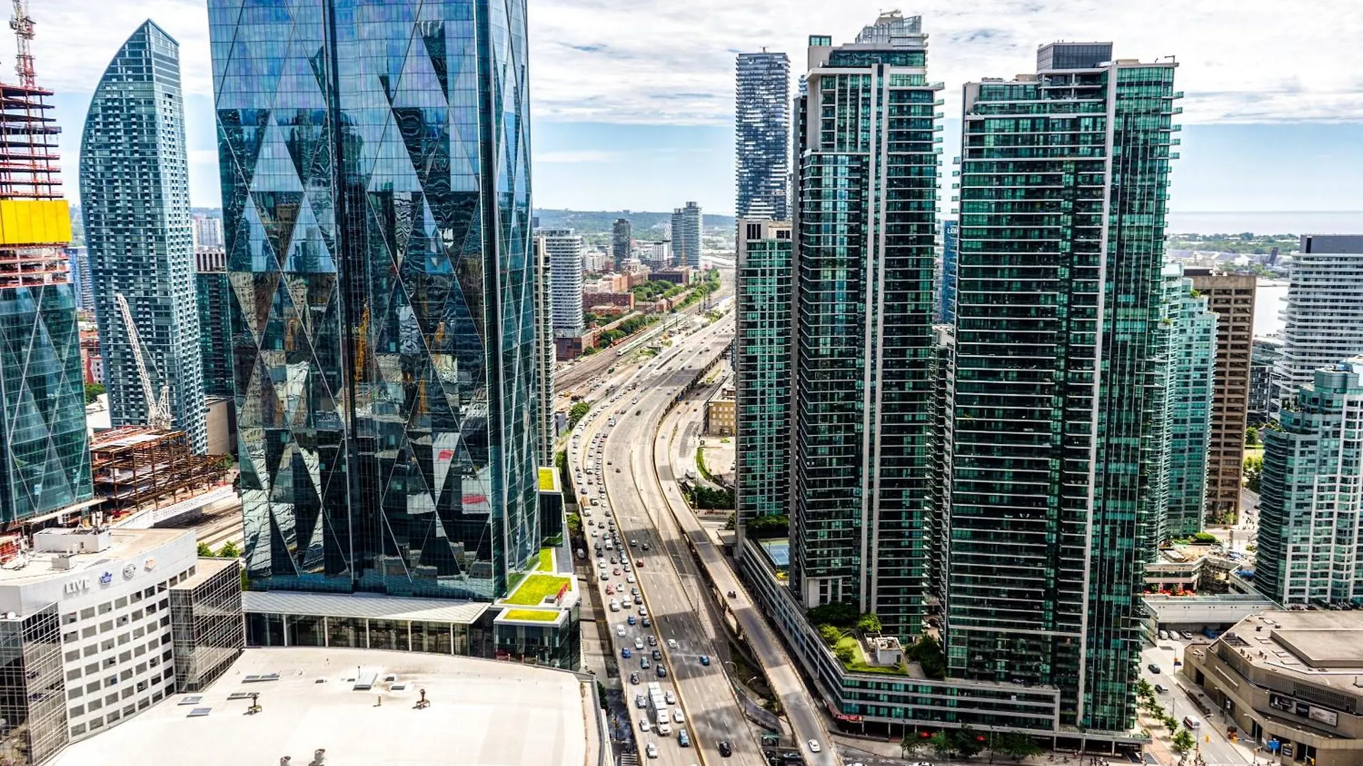 Luxury Condo Living Downtown Toronto